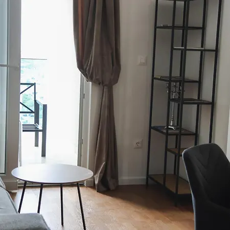 Apartman Bright With Garage Split